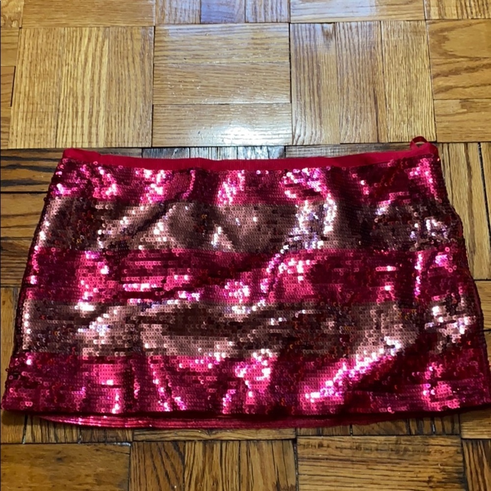 NWT Pink Victoria’s Secret sequins mini skirt sz:L